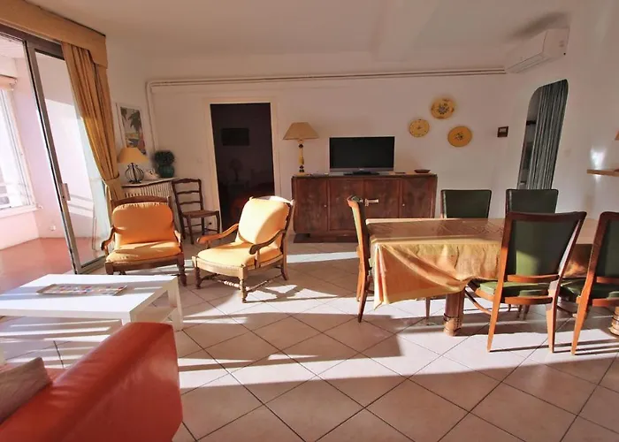 Les Dauphins * Сент-Максим